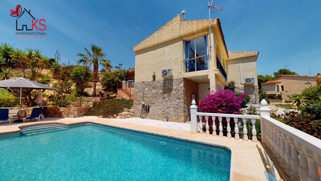 For Sale Chalet in URBANIZACIONES Coveta Fuma, Campello (El). 399.000