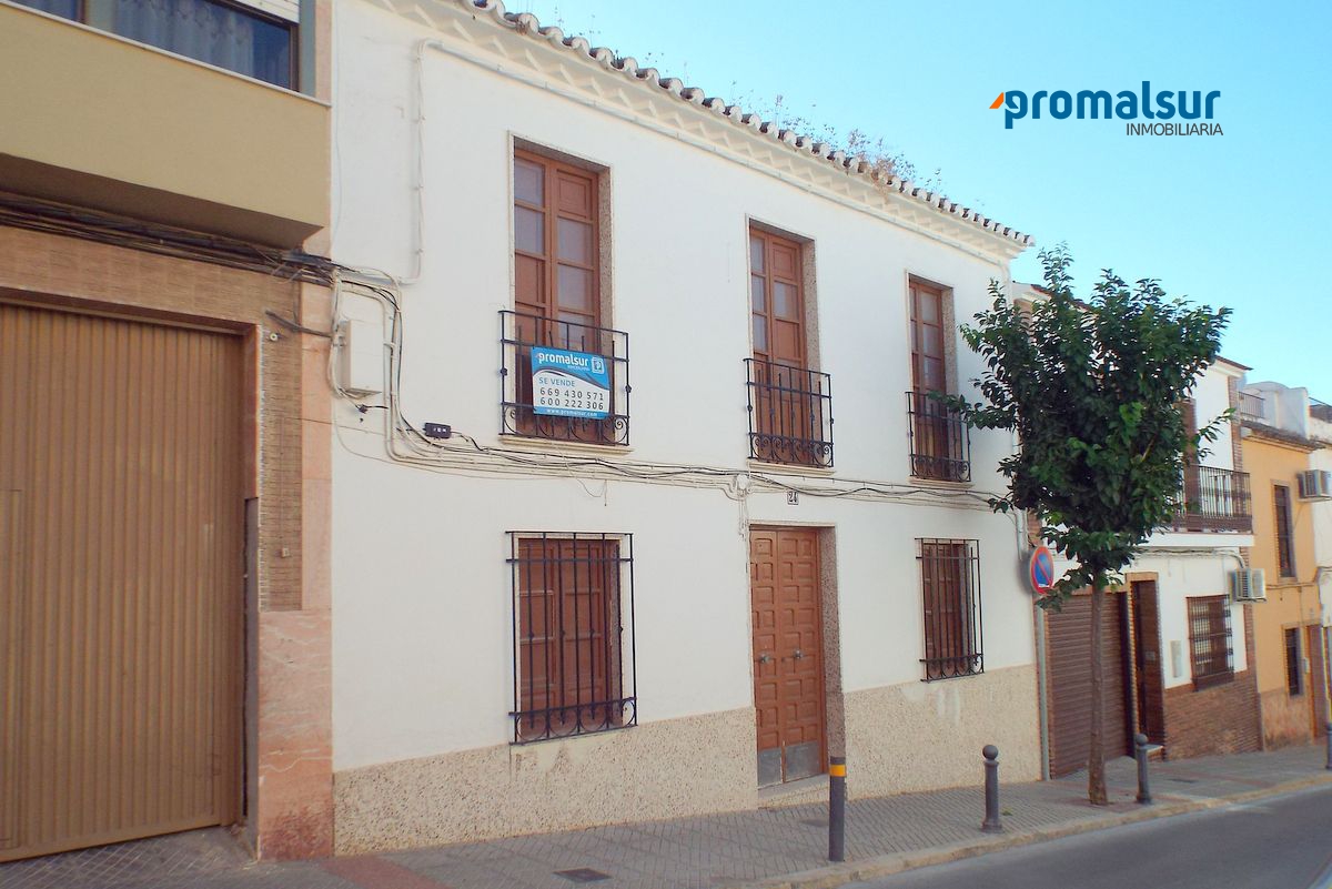 Casa en Venta Centro en Puente Genil,120.000